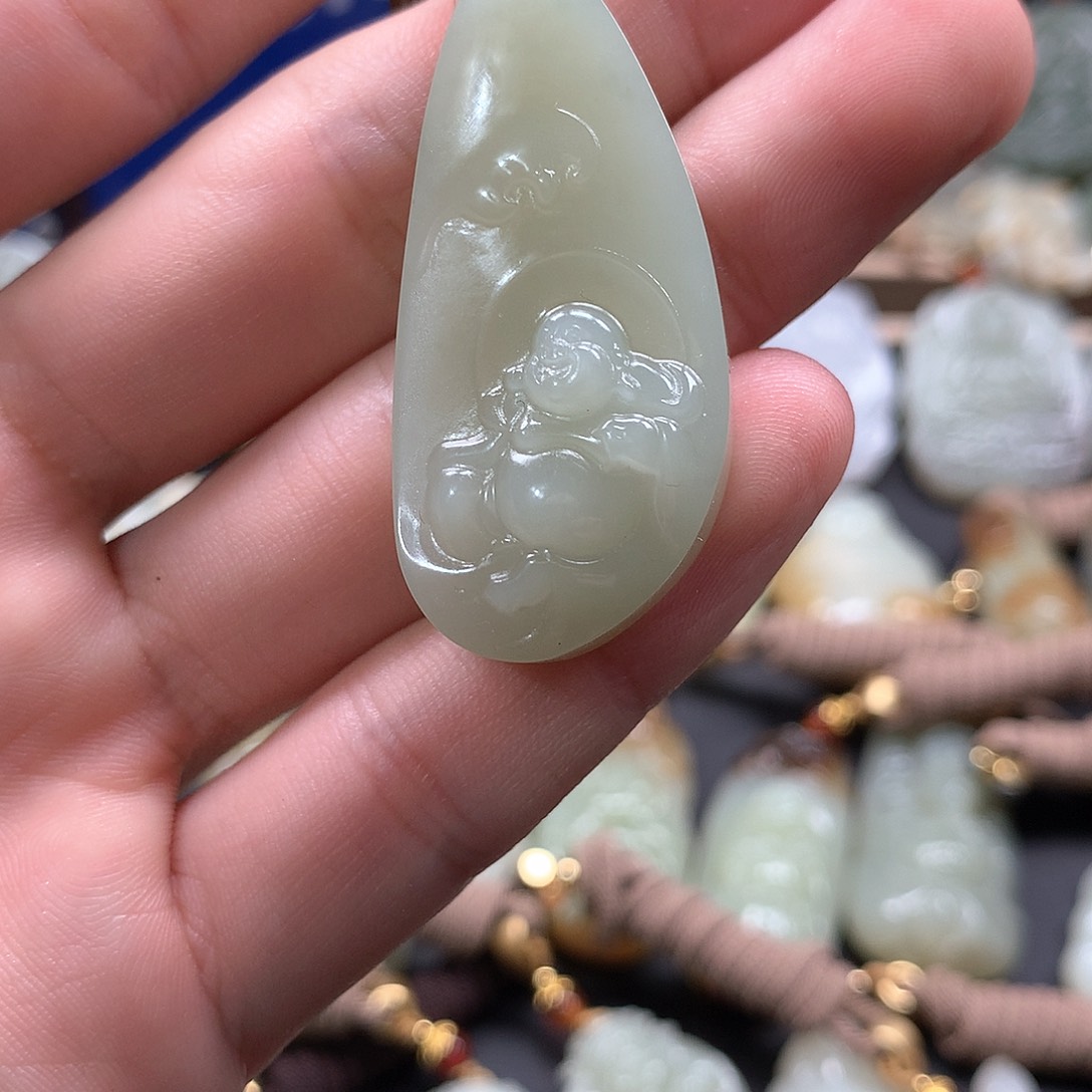 和田玉颈饰未镶嵌