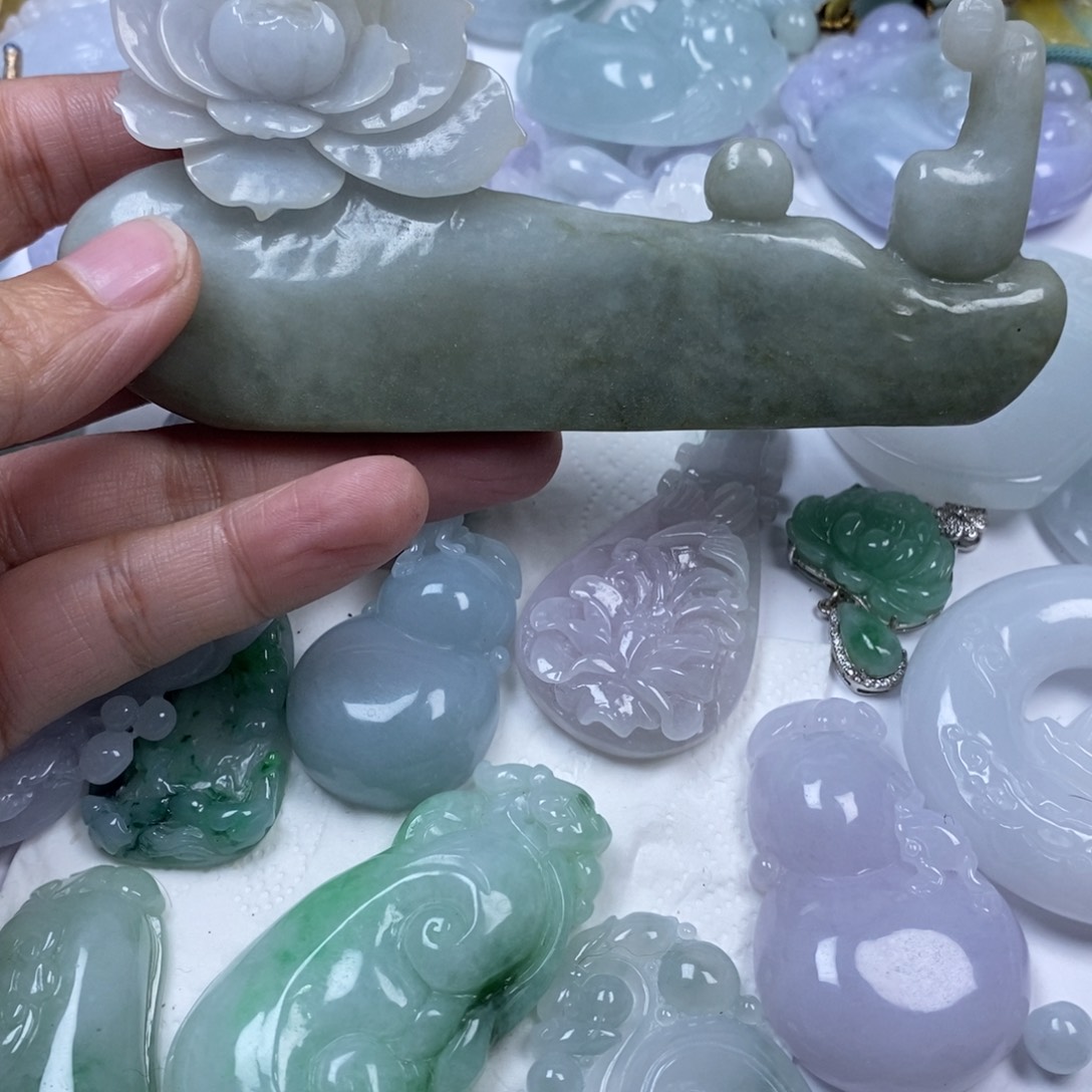 颈饰未镶嵌翡翠筱**韵翡翠