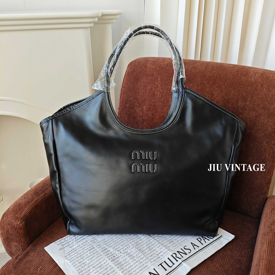 99新 MIU MIU/缪缪 大号黑色ivy闲置tote B8866托特包