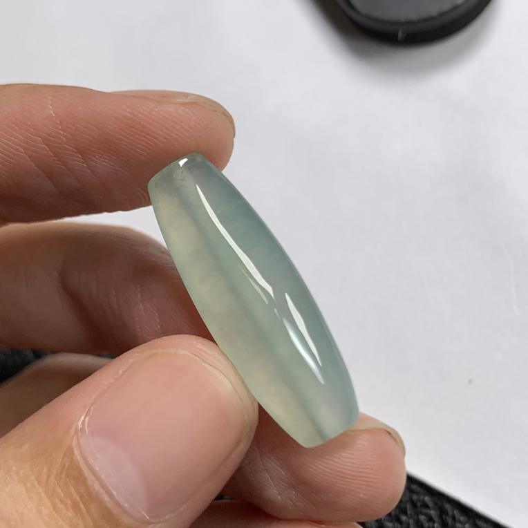 天然缅料a货翡翠小桶珠 27.7×9.6×5.8mm