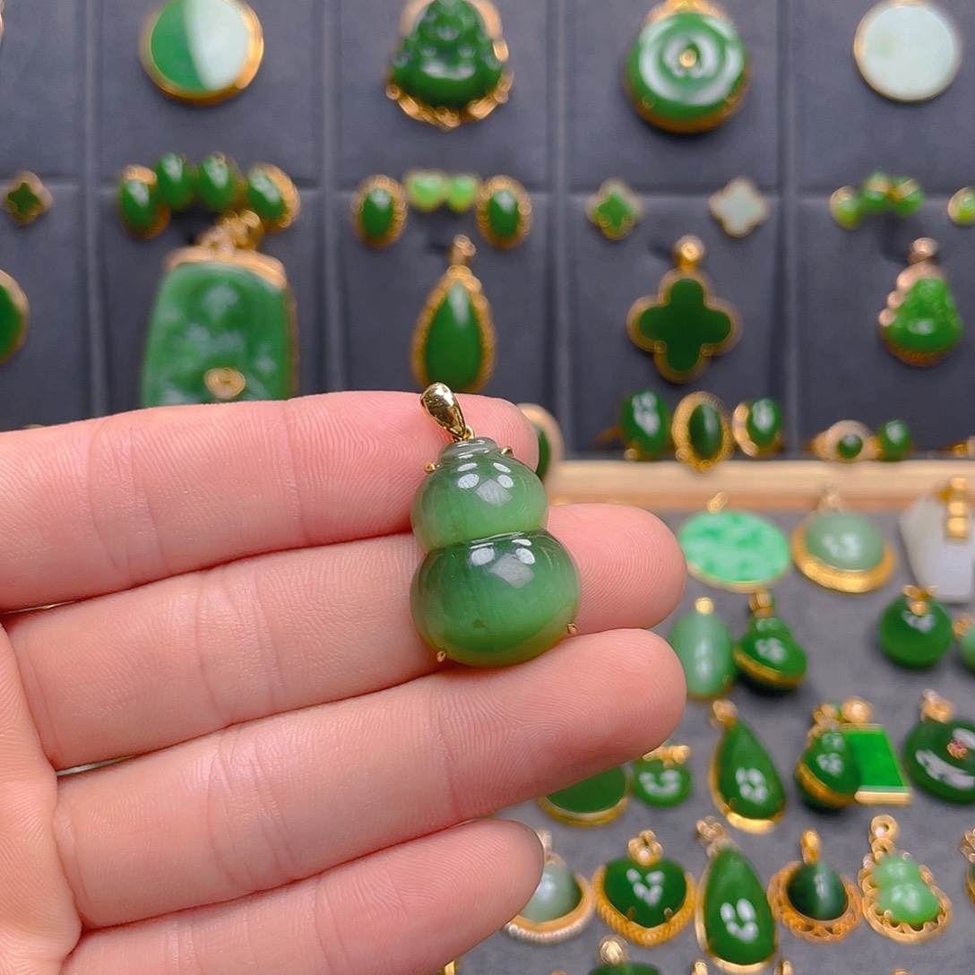 和田玉（碧玉）18K金镶嵌吊坠(不含链)