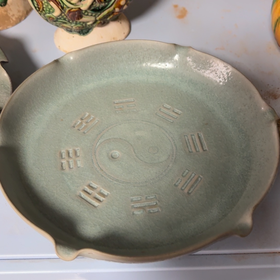 瓷片器形美观大方典雅