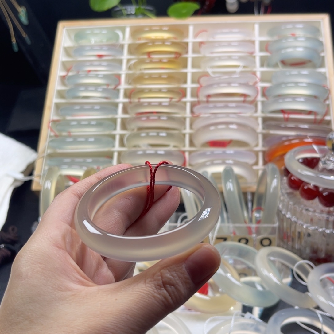 玛瑙/玉髓未镶嵌手镯