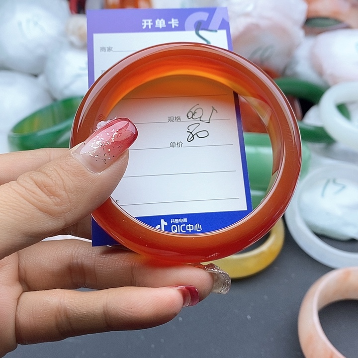 石英质玉手镯未镶嵌