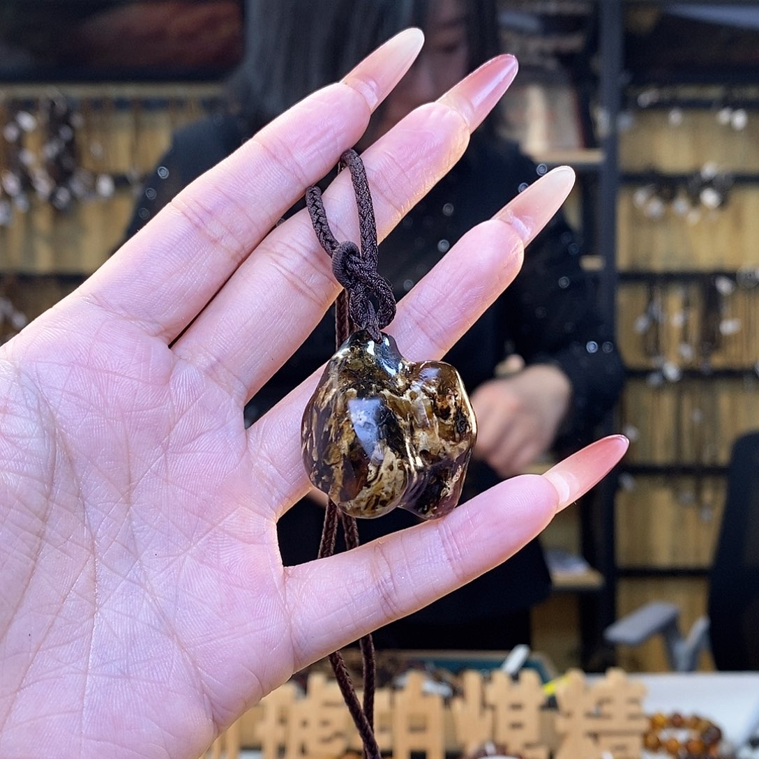 琥珀裸石未镶嵌抚顺琥珀花珀