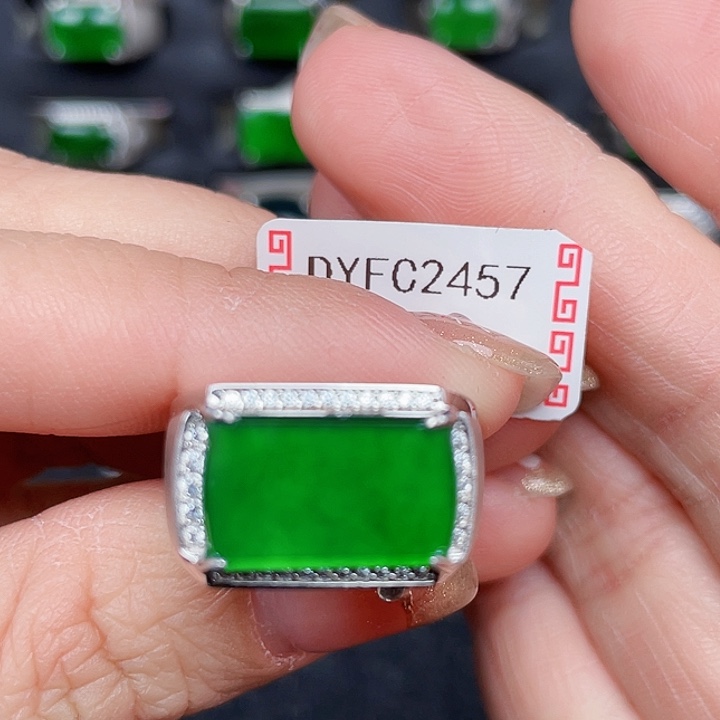 翡翠戒指银S925镶嵌小*长没运费险编号2457