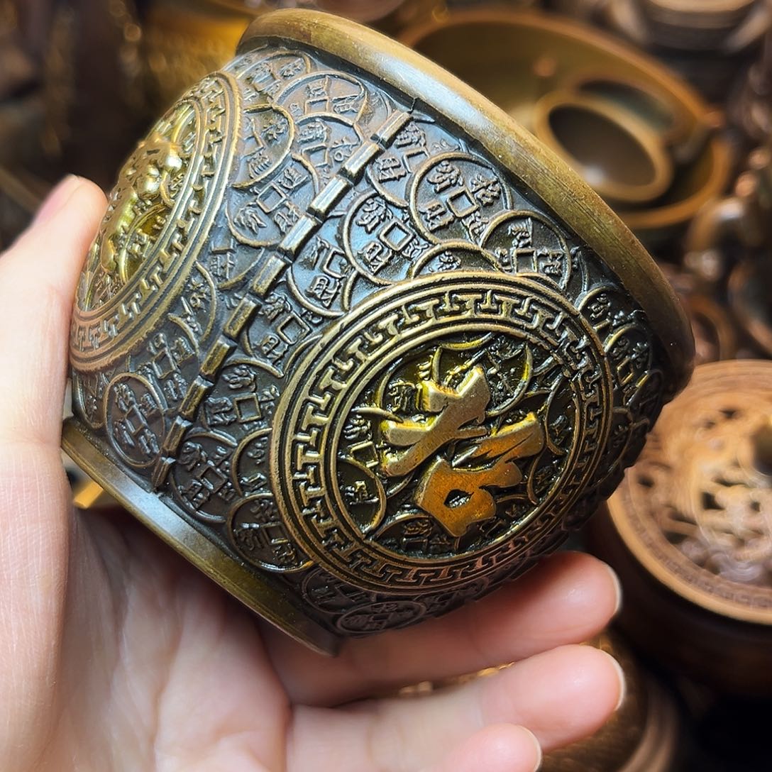 精美铜器工艺品等