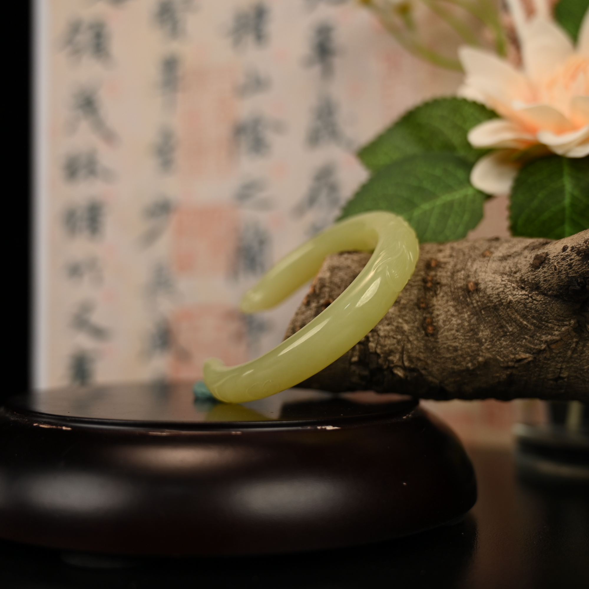 Lot8809 25YU106680黄玉年年有鱼开口镯