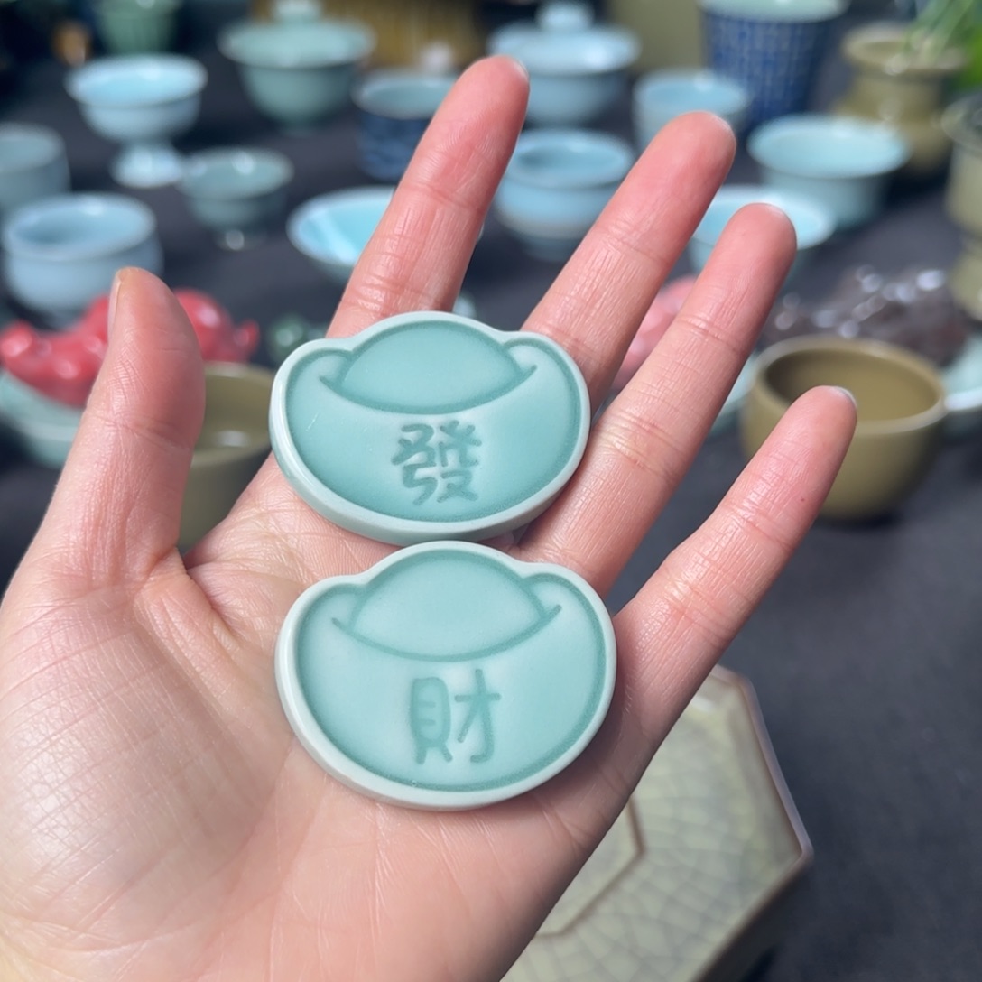 有一个有点小划痕