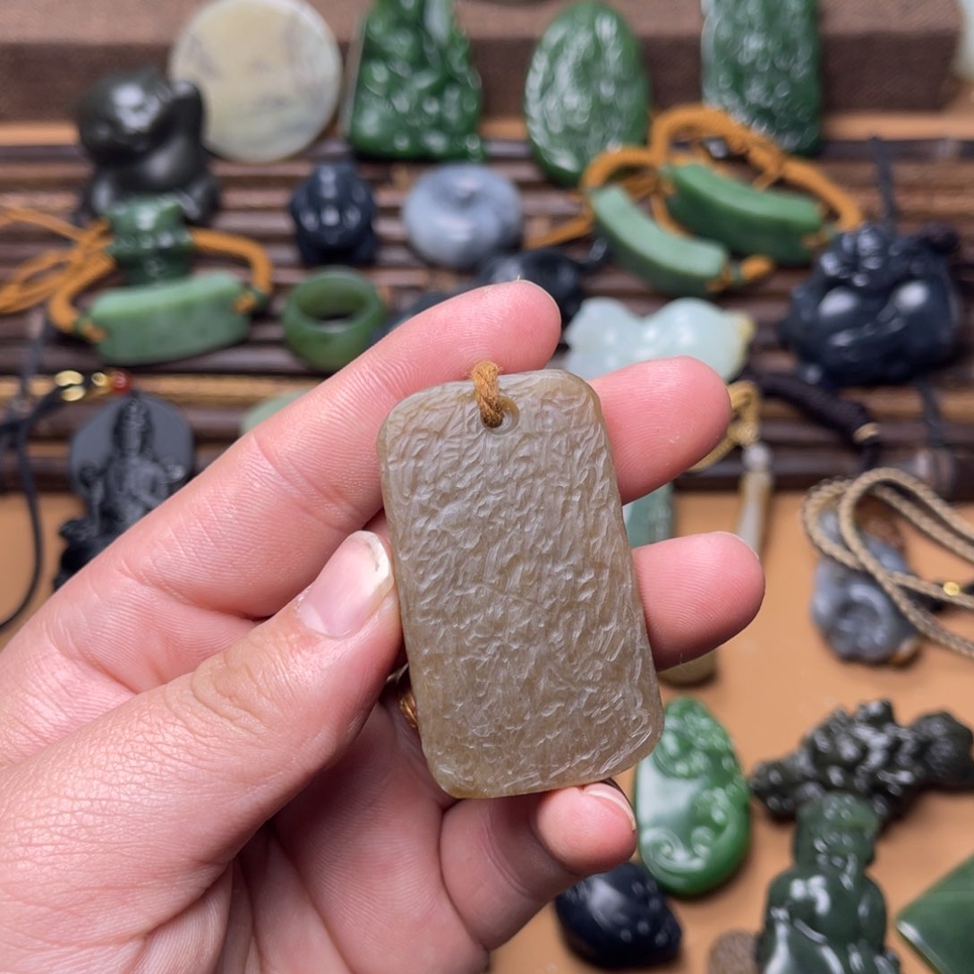 和田玉挂件未镶嵌N****_