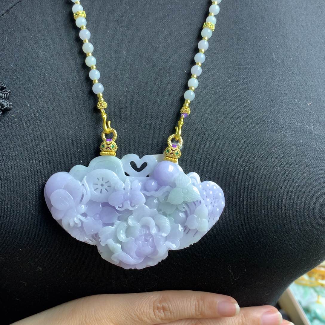 翡翠颈饰未镶嵌翡翠