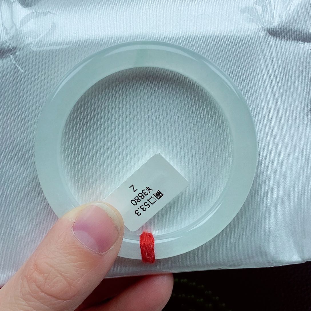 翡翠手镯（圆镯）未镶嵌昂****?缅甸翡翠手镯