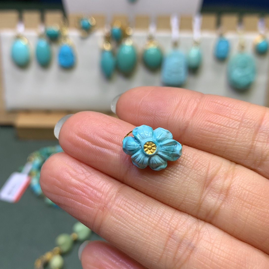 绿松石配饰未镶嵌