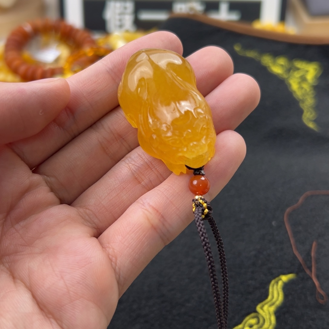 琥珀珠宝奇石未镶嵌