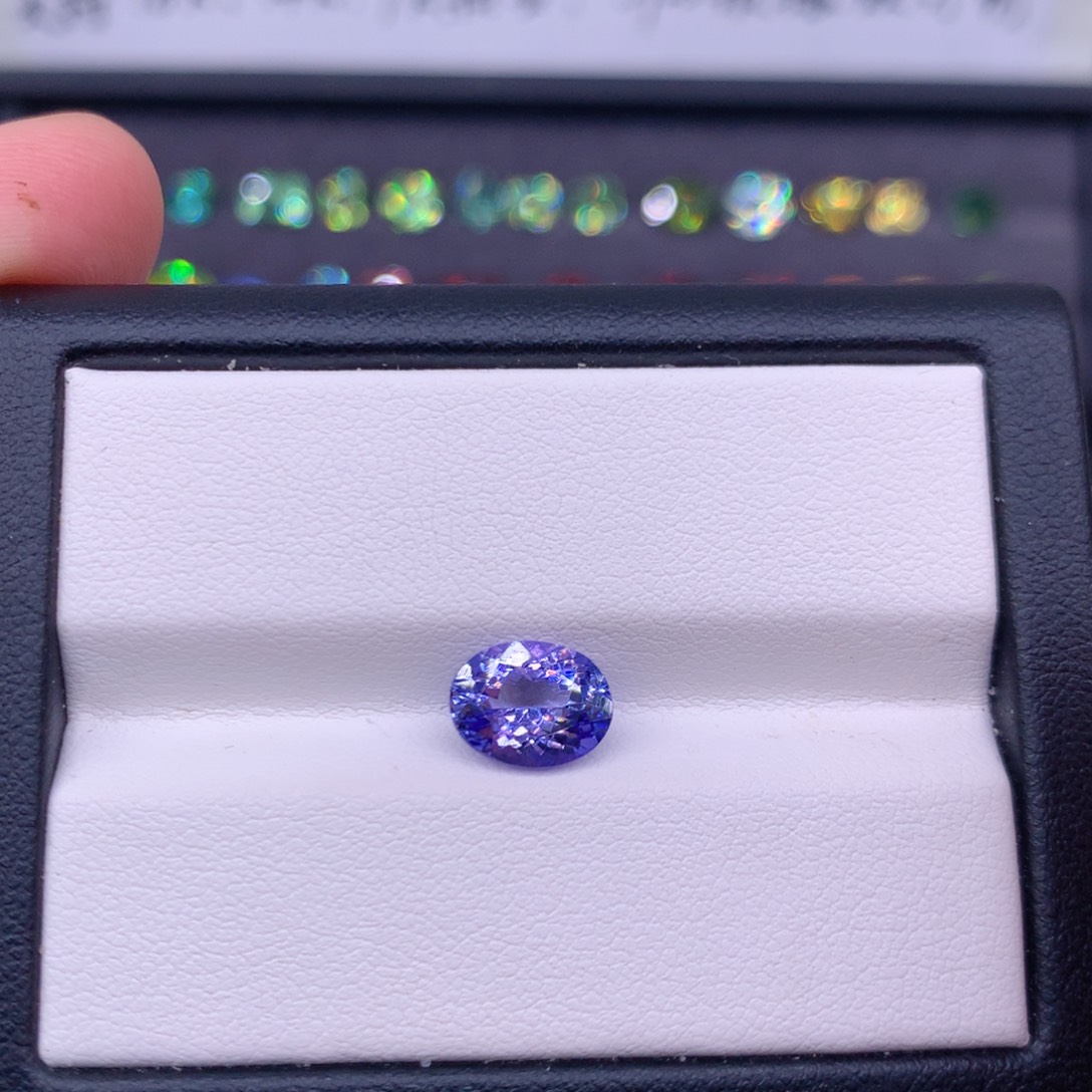 坦桑石1.98克拉未镶嵌