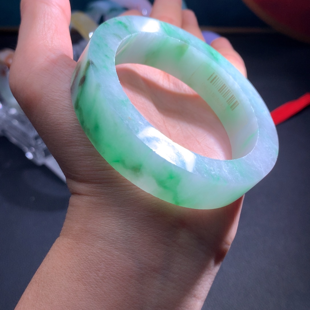 未镶嵌翡翠手镯定制翡翠