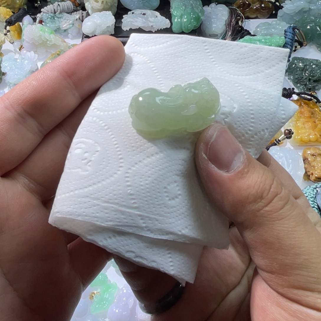 翡翠颈饰未镶嵌天然