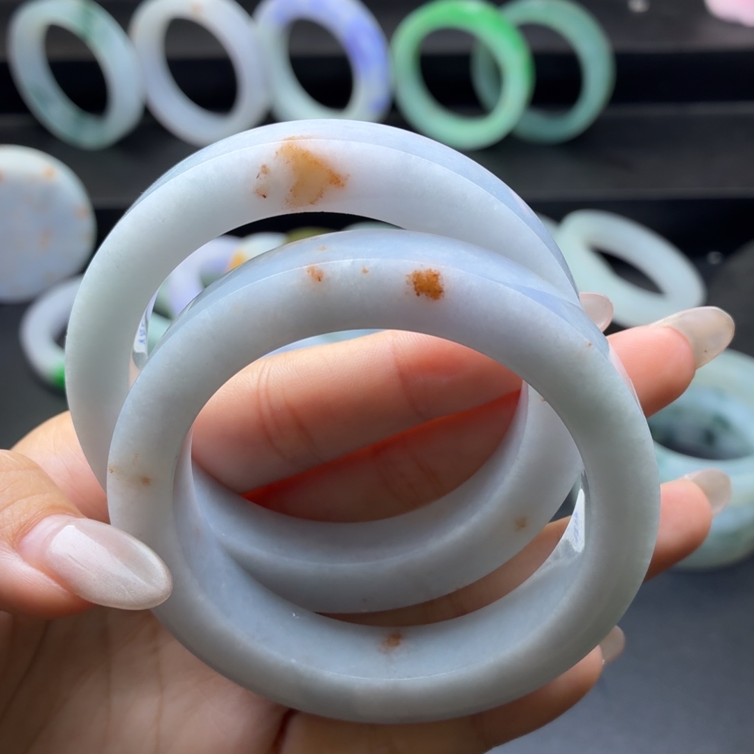 定制翡翠未镶嵌翡翠手镯
