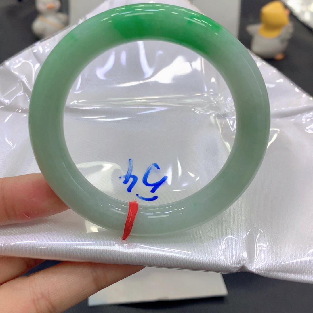 翡翠未镶嵌手镯翡翠31