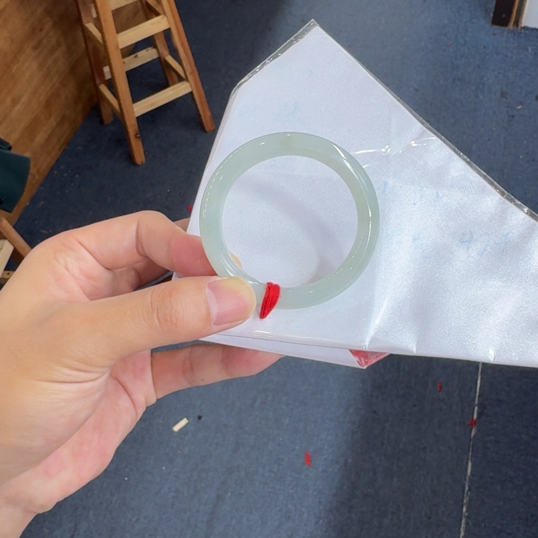 有***性翡翠未镶嵌手镯纯天然缅甸翡翠A货