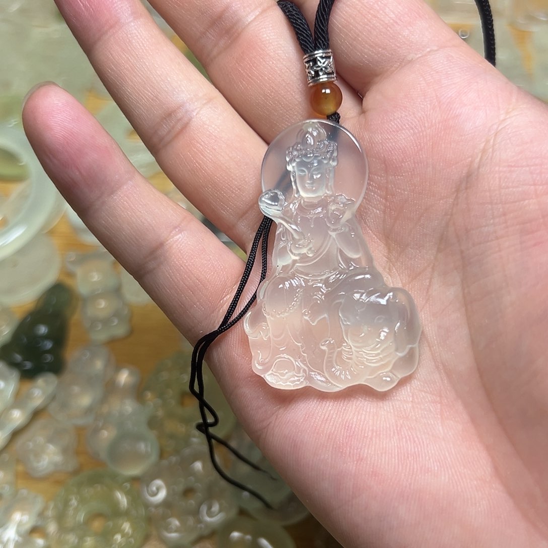 岫玉颈饰吊坠未镶嵌