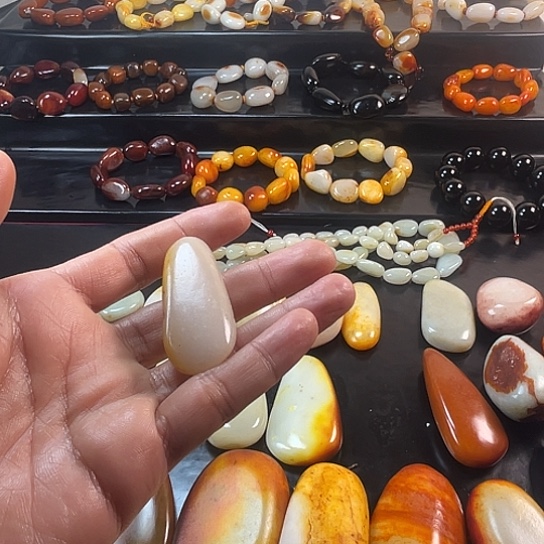 用***6和田玉未镶嵌挂件