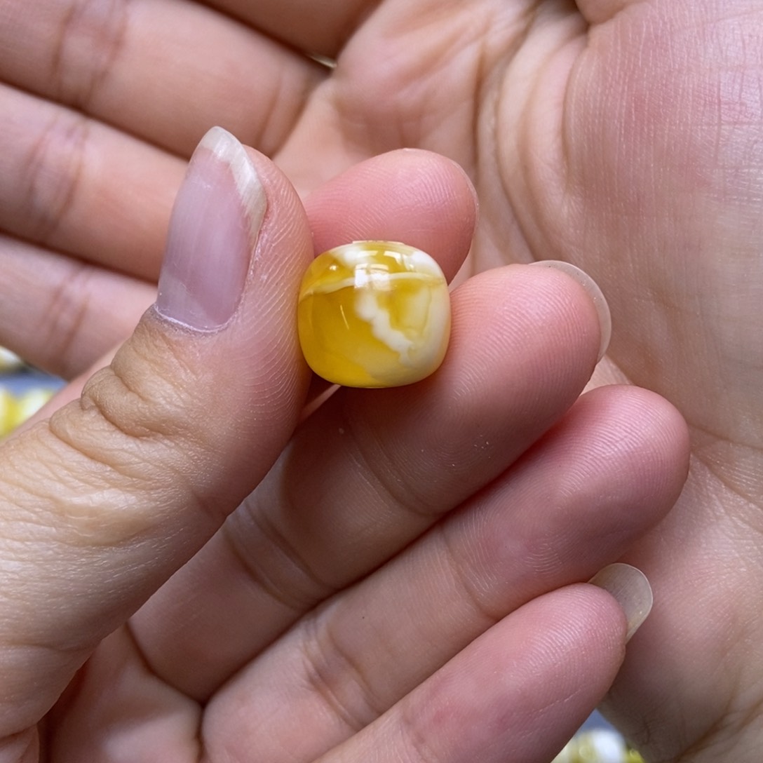 琥珀未镶嵌珠宝奇石13.0