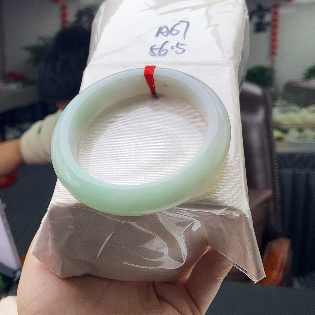 翡翠手镯未镶嵌颜色多样性发拍一发一