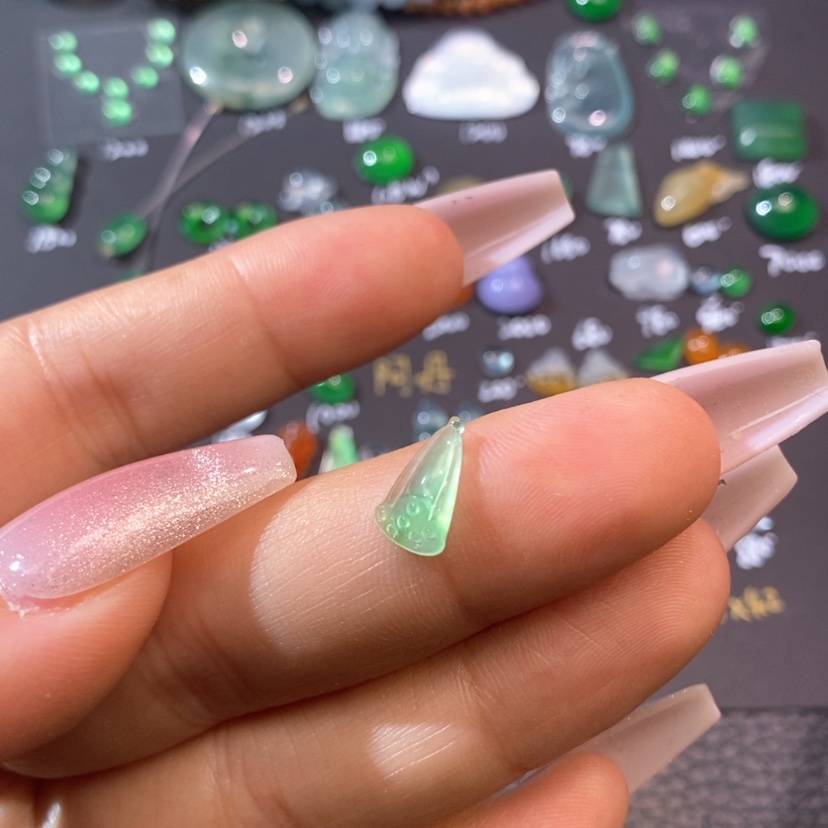 【闪购商品】翡翠挂件未镶嵌莲蓬