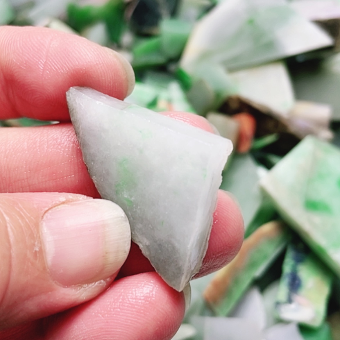 【闪购商品】翡翠颈饰未镶嵌A货