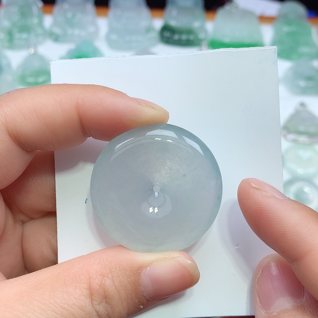 翡翠颈饰未镶嵌大***y平安扣