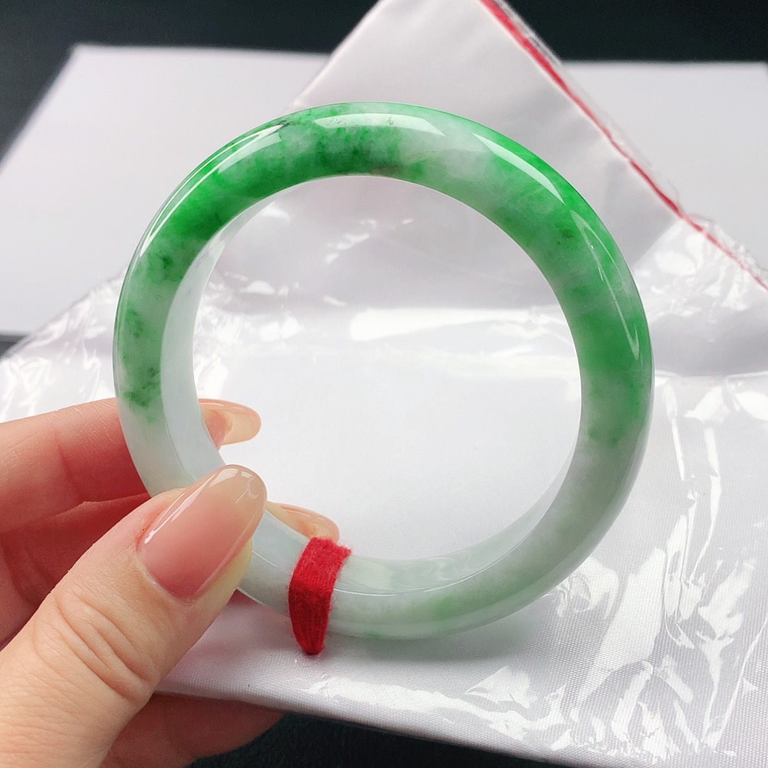 翡翠手镯未镶嵌翡翠102