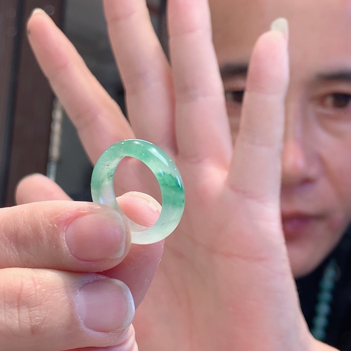 石英质玉未镶嵌手链卡17.3