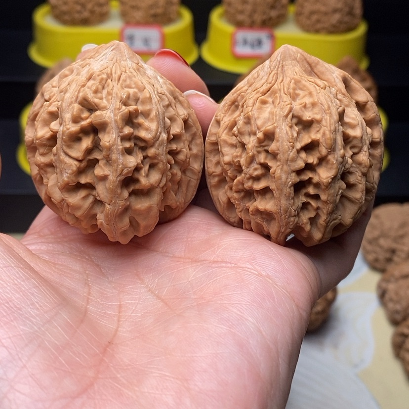 【闪购商品】文玩核桃吊坠大谷石