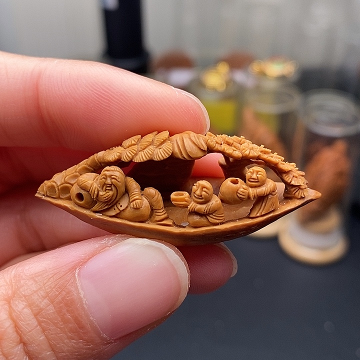 橄榄核吊坠核舟记