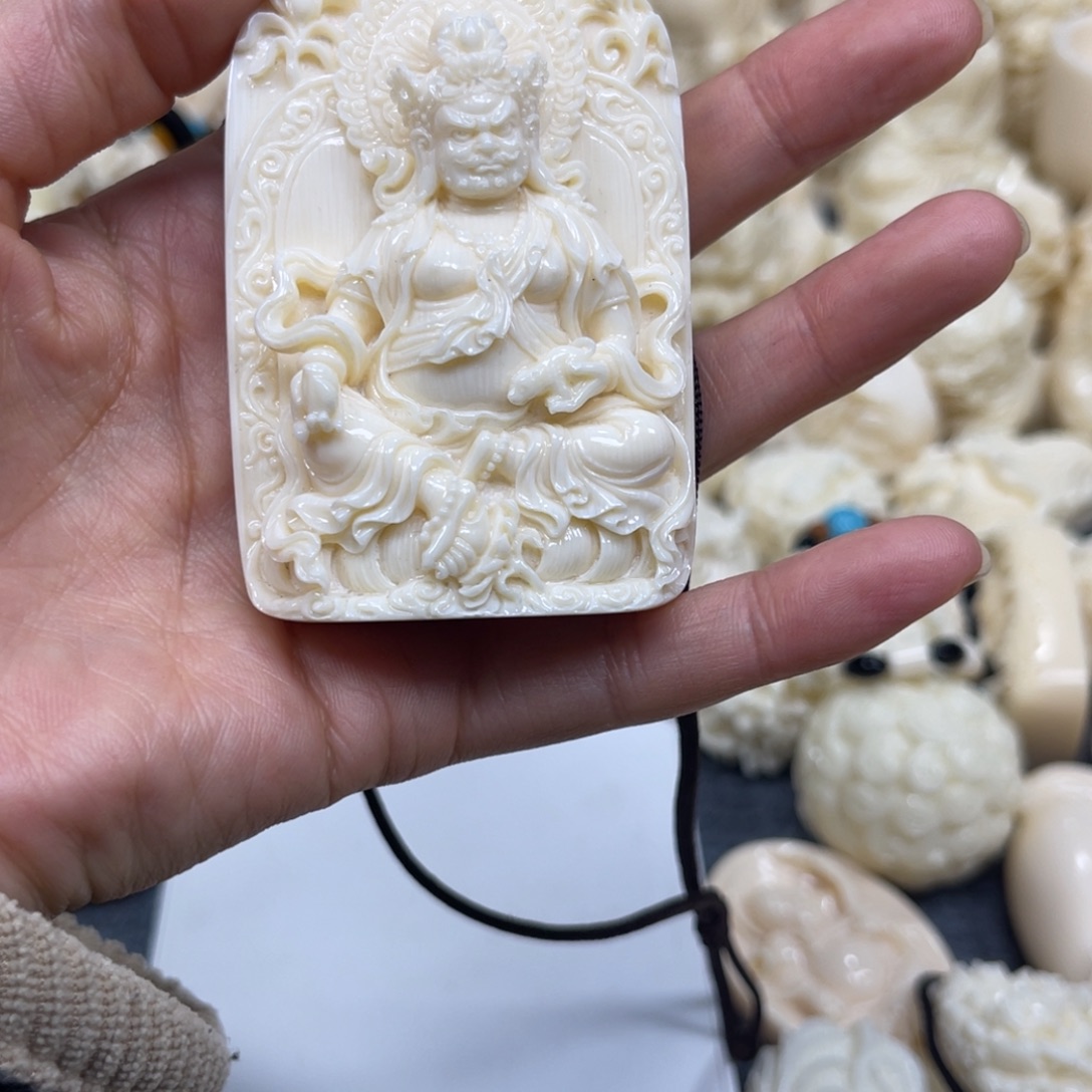 我***人把件猛犸象牙黄财神