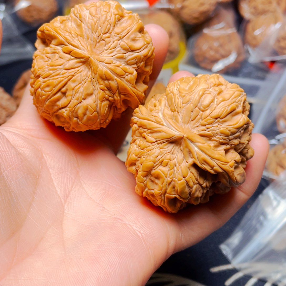 吊坠文玩核桃闷墩子泛油