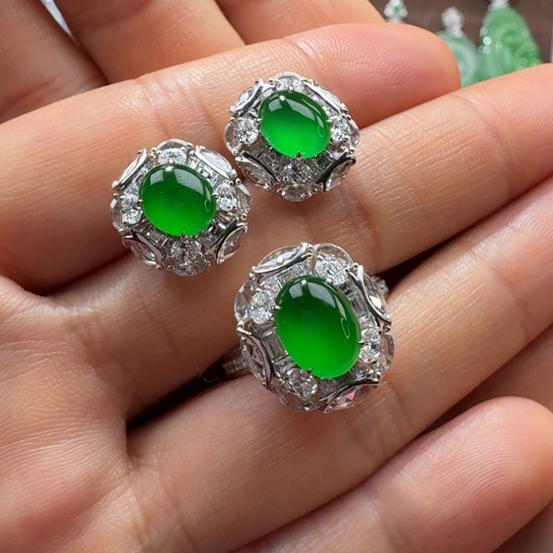 翡翠18K金镶嵌戒指龙石种正阳绿蛋套装