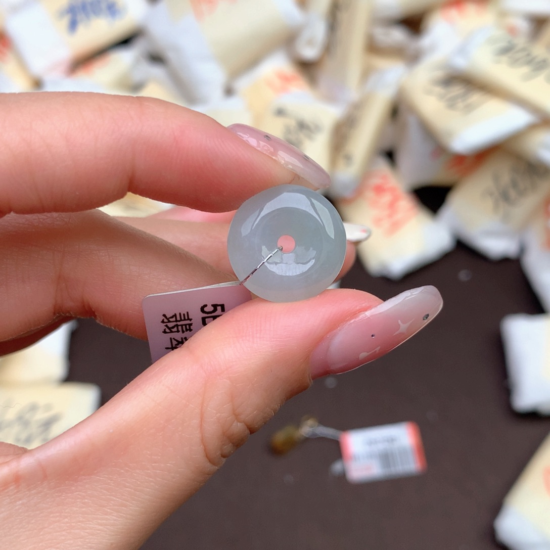 【闪购商品】翡翠挂件未镶嵌一
