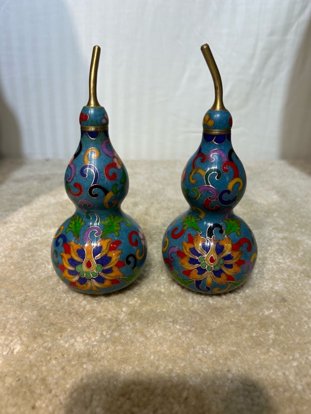 15公分缠枝莲纹葫芦一对