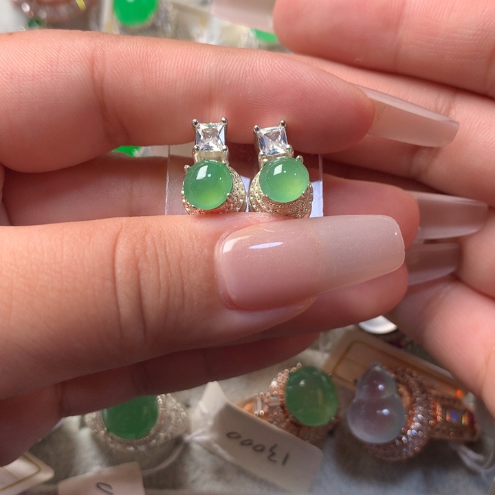 翡翠未镶嵌戒指吊坠