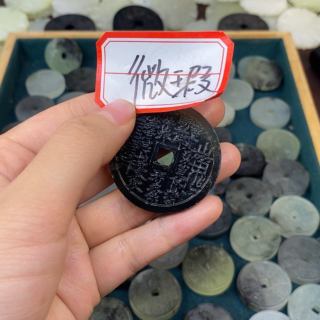 蛇纹石玉颈饰未镶嵌12
