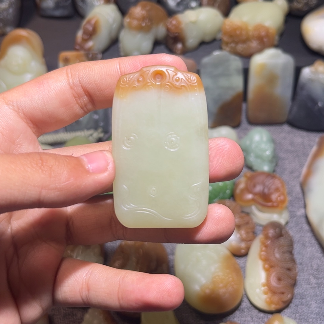 和田玉未镶嵌挂件