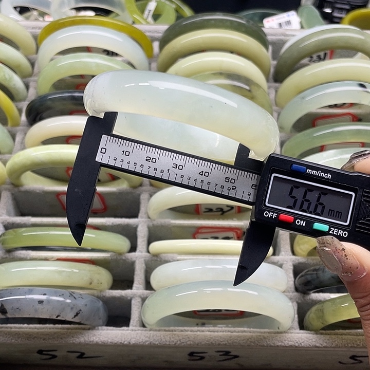 蛇纹石玉未镶嵌手镯217