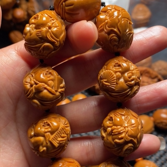 橄榄核吊坠荷叶财神