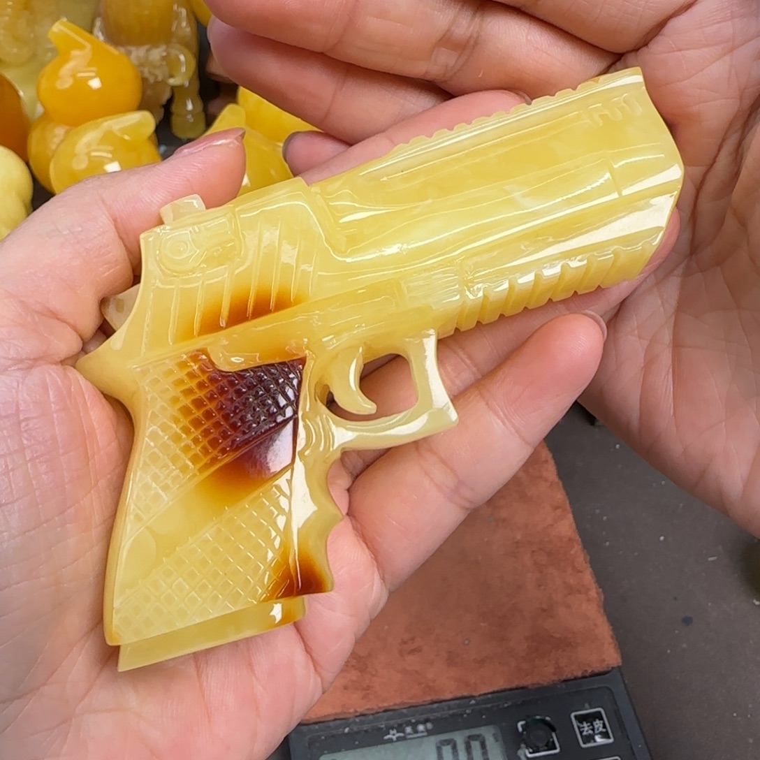 蜜蜡未镶嵌珠宝奇石