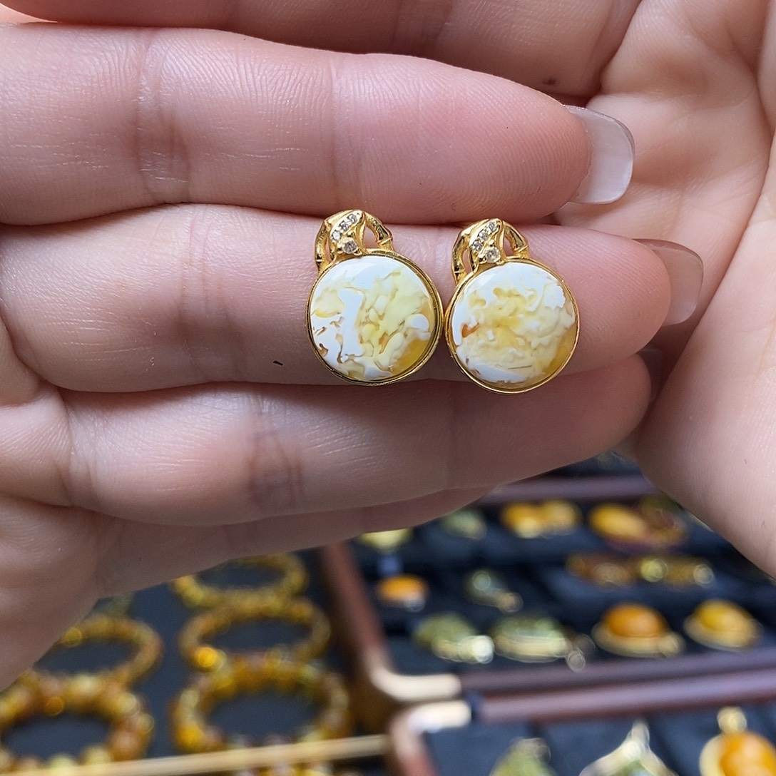 琥珀未镶嵌裸石成品