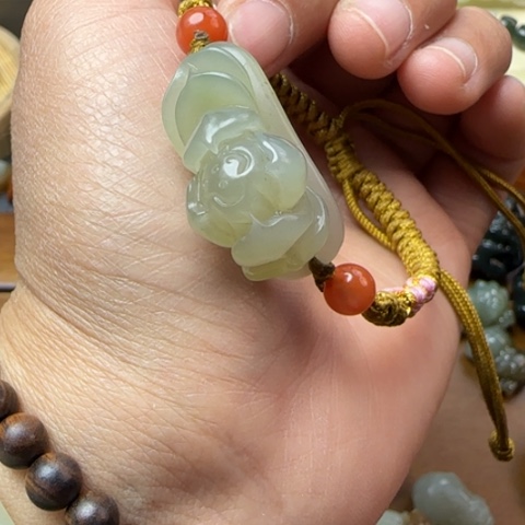 和田玉颈饰未镶嵌