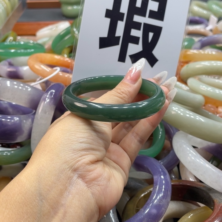 化***）石英质玉未镶嵌珠宝奇石