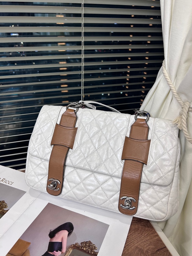 95新 Chanel/香奈儿 黑银机能翻盖斜挎包时尚经典设计